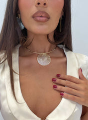 Kinzee Shell Pendant Necklace Butter / Gold